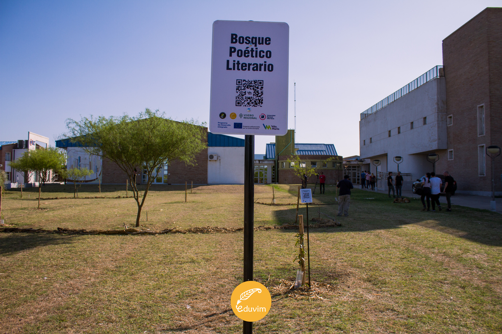 Quedó inaugurado el Bosque Poético-Literario de Eduvim